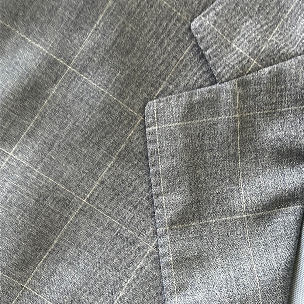 Custom Hand Tailered Caroll &Co Beverly Hills Grey Suit 42L 36/34
