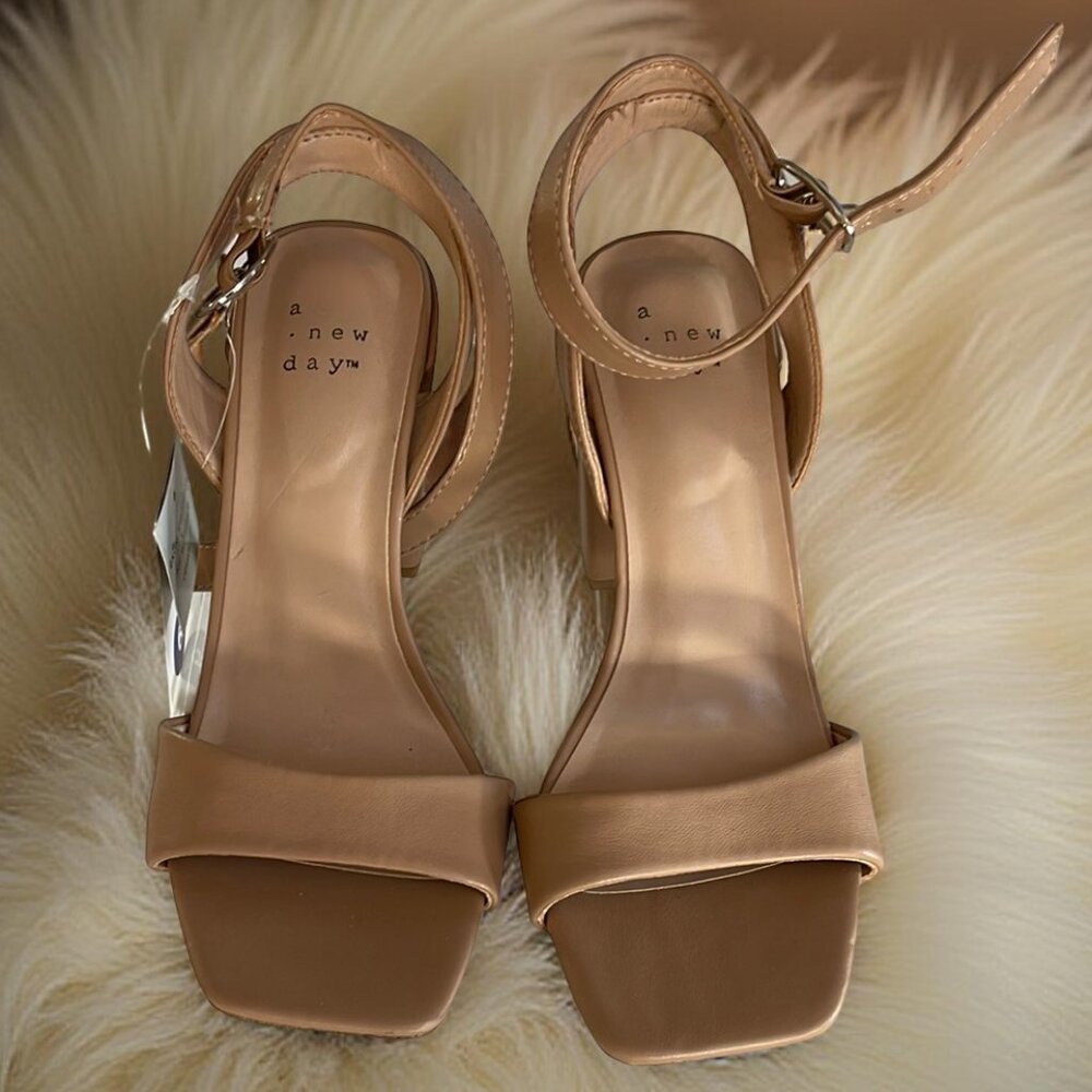 A New Day Elegant Tan Block Heel Sandals NWT Size 6