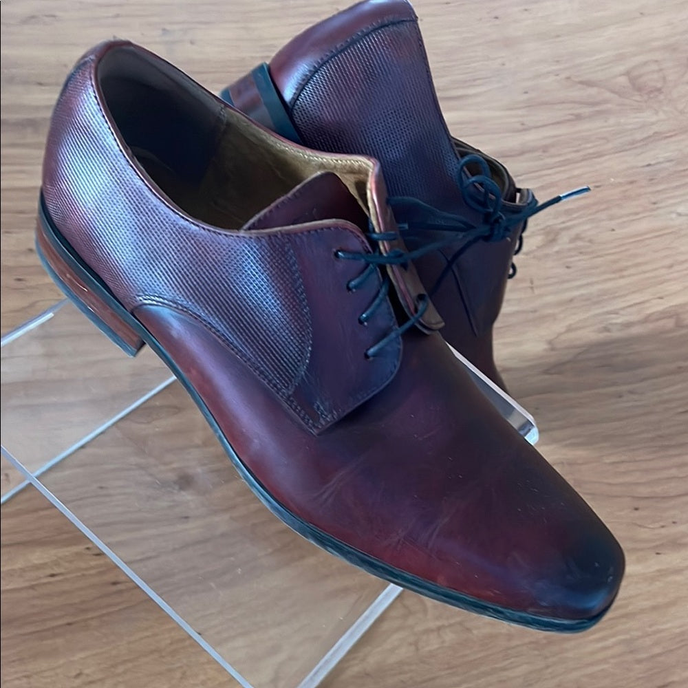 Florsheim Men's Classic Redish Brown Leather Captoe Dress Shoes size 9