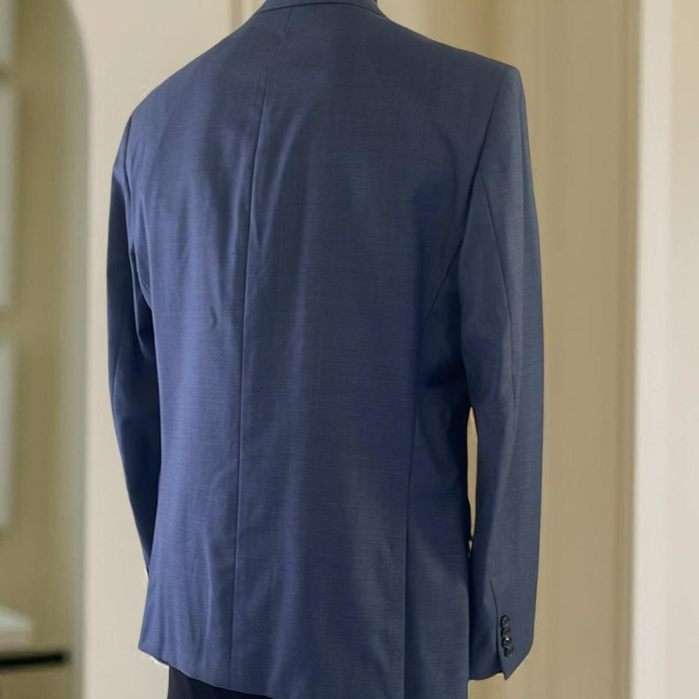 Calvin Klein Men's Blue Suit size 42R Slim Fit - 32/32