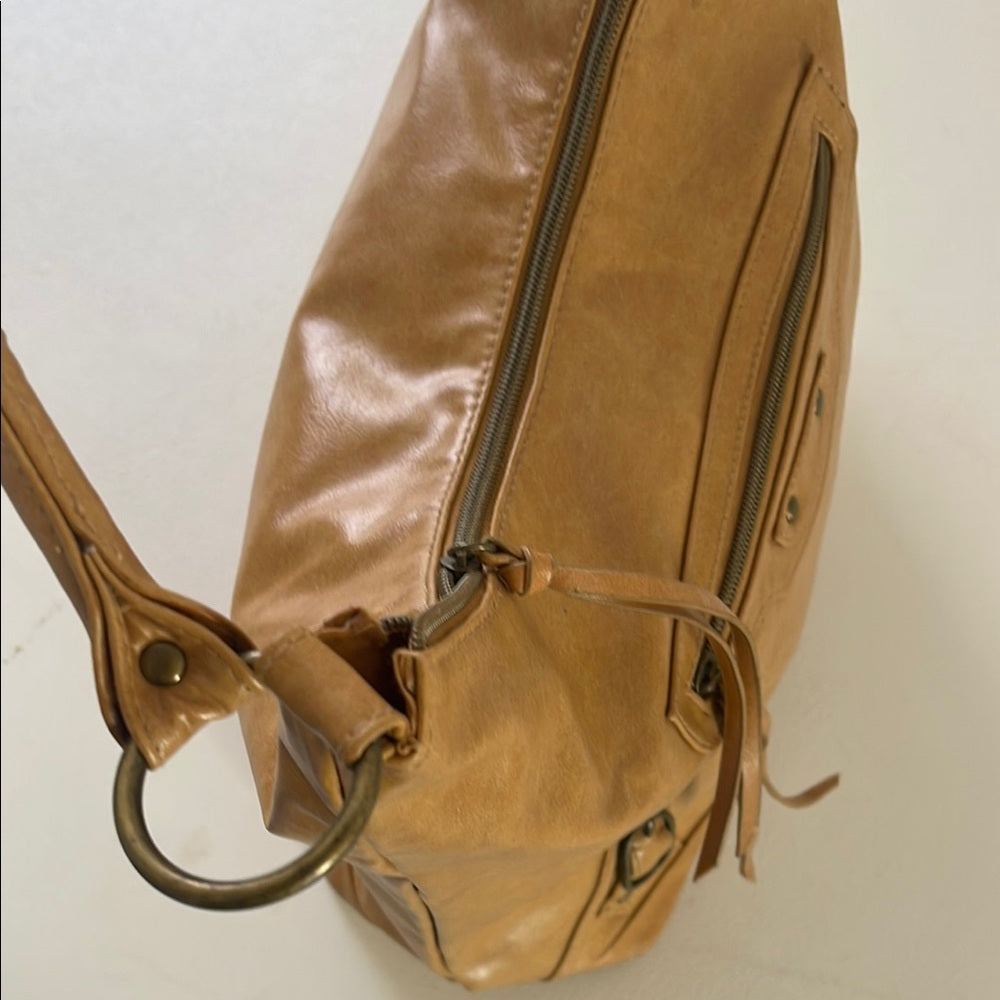 Unbrnded Tan Medium sized Leather Shoulder Bag