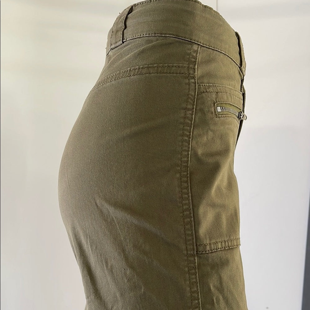Cotton On - Olive Green Women's Cargo Pants size 2