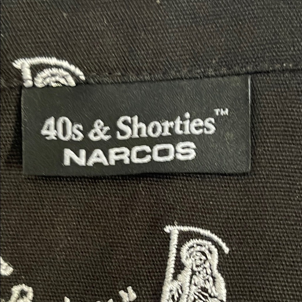 40s & shorties Black Cargo Pants Size Large - length is 32 NWT