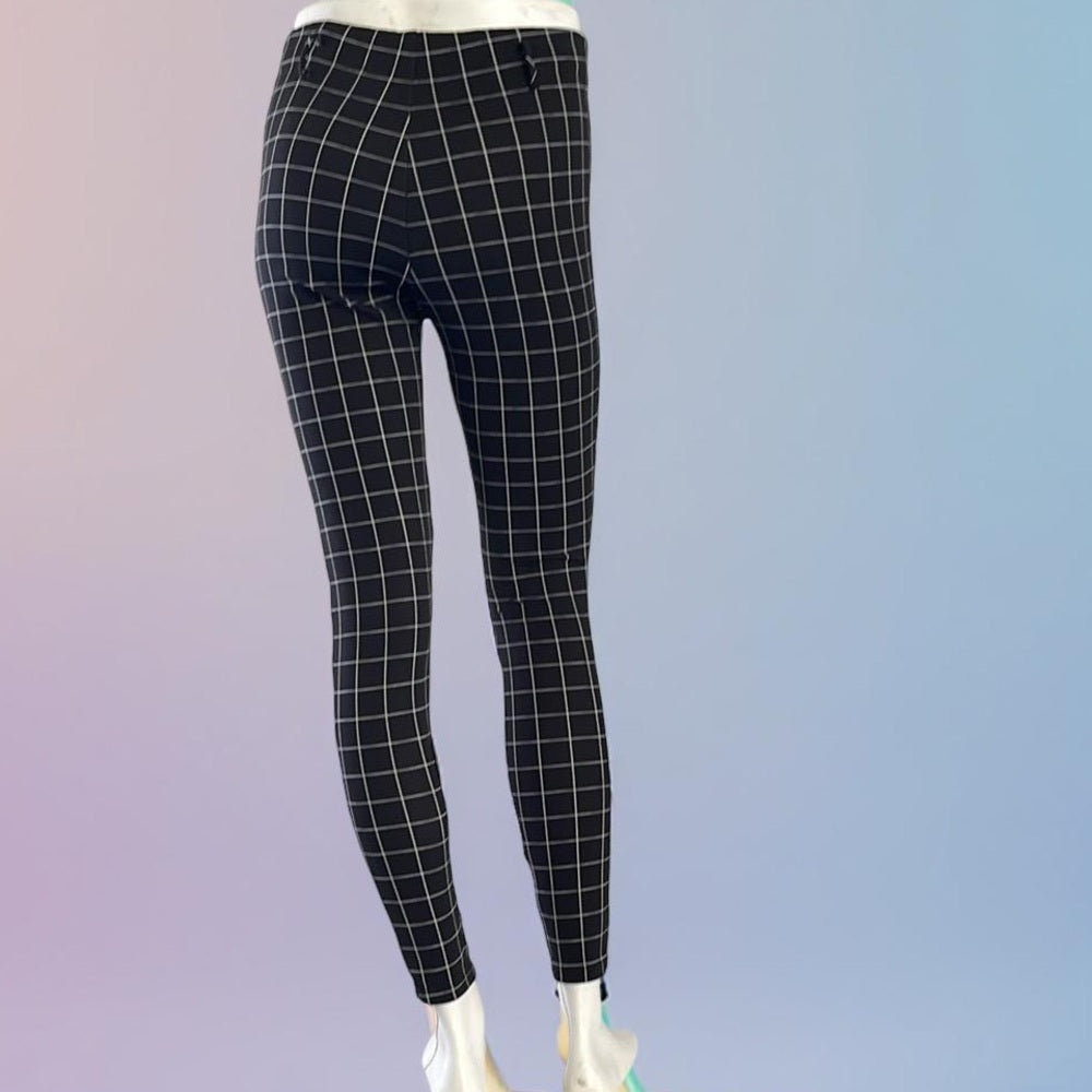 Cherry Mellow Women's Black Checkered stretch Pants size 4