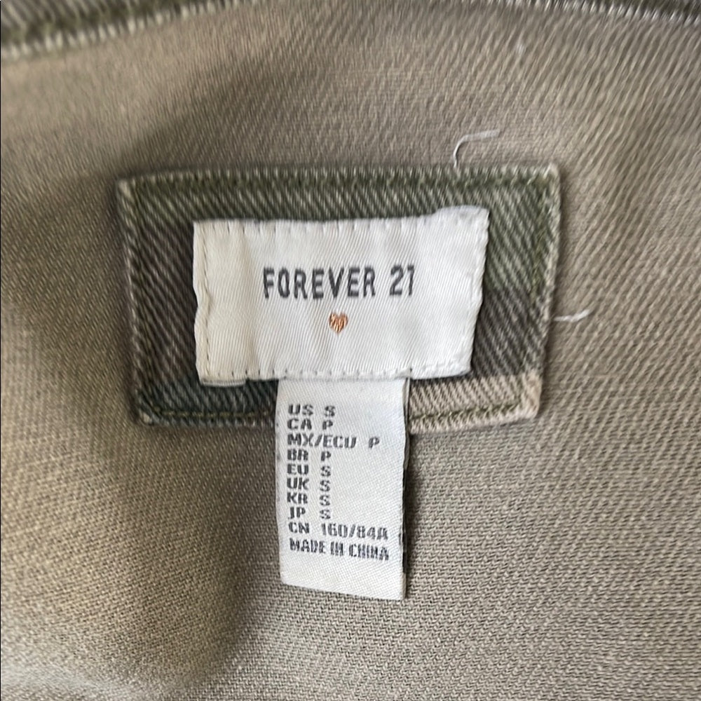 Forever 21 Camouflage Button-Up jeans Shirt-Jacket size S