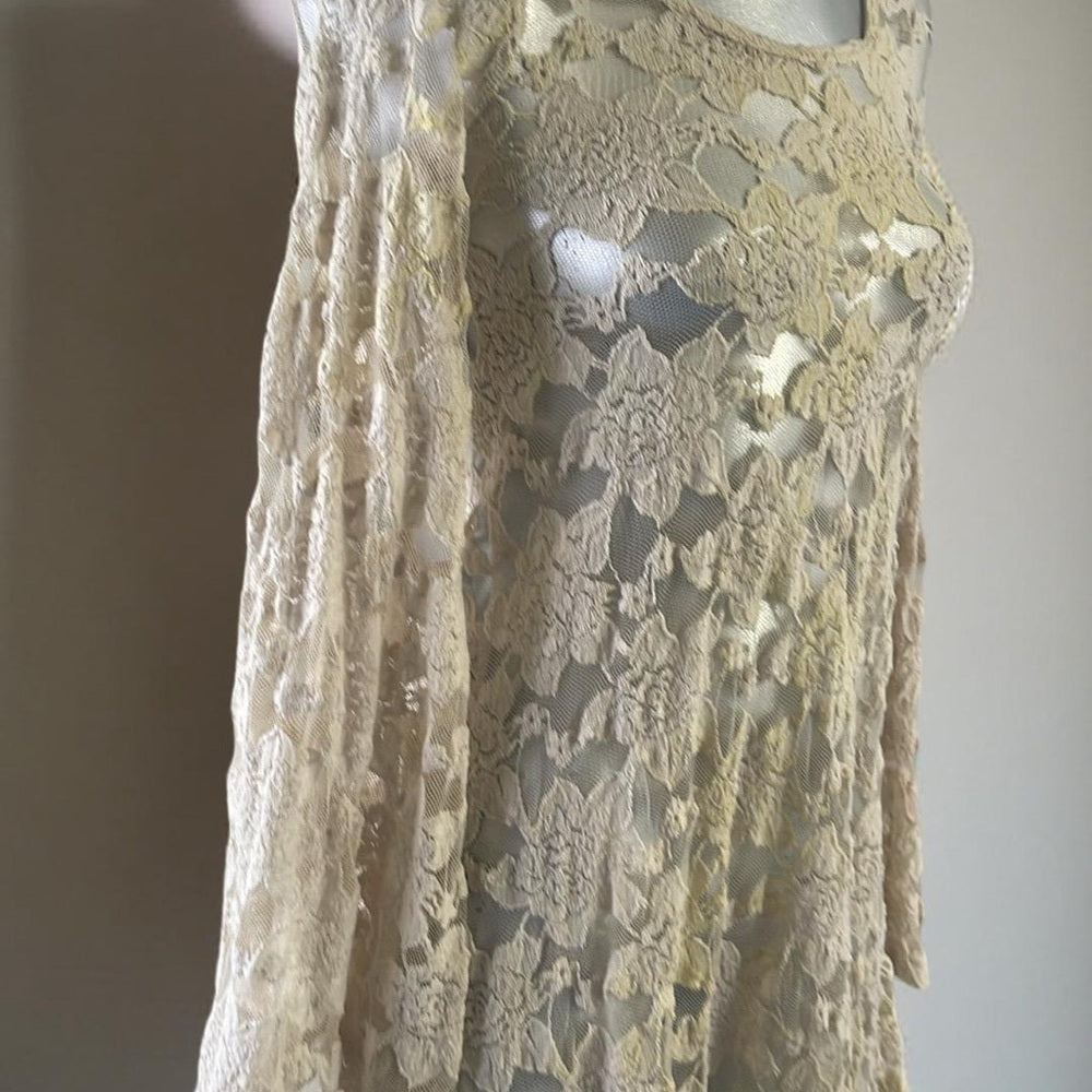 Audrey 3+1 Elegant Cream Lace Women's Top size 2