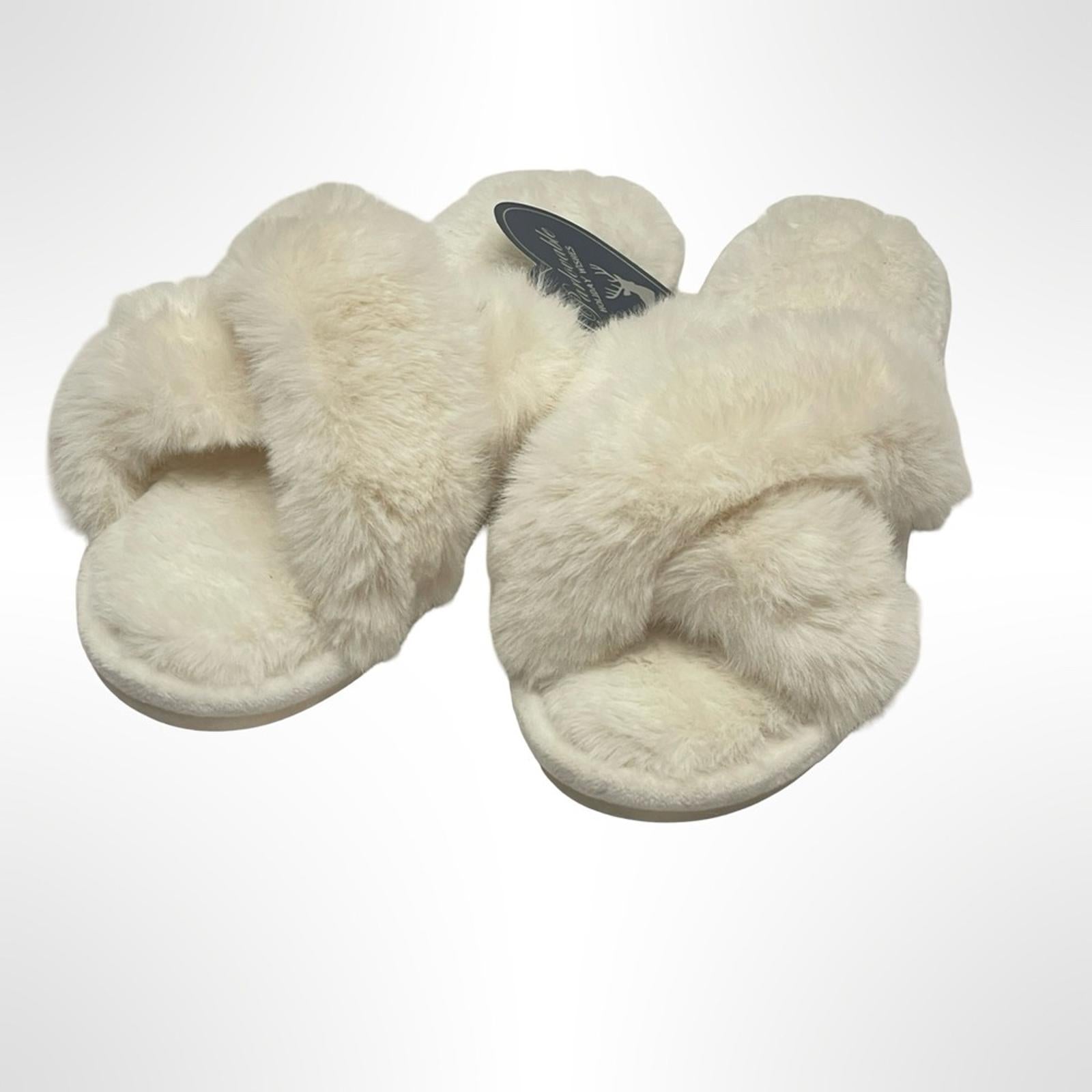 Fuzzy Cream Slippers size 7-8 NWT