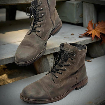 Clarks Men's Brown Leather Boots size 10.5