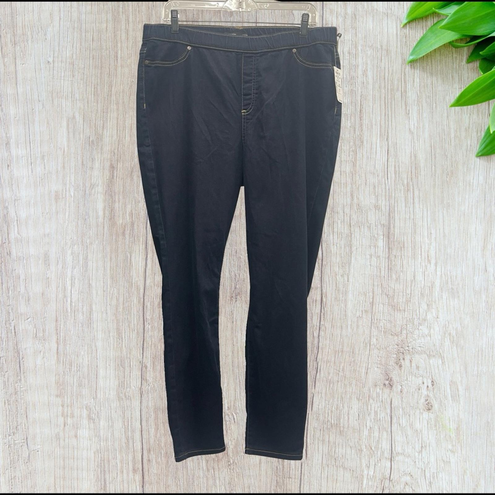 Vera Wang XL stretchy legging Jeans - NWT