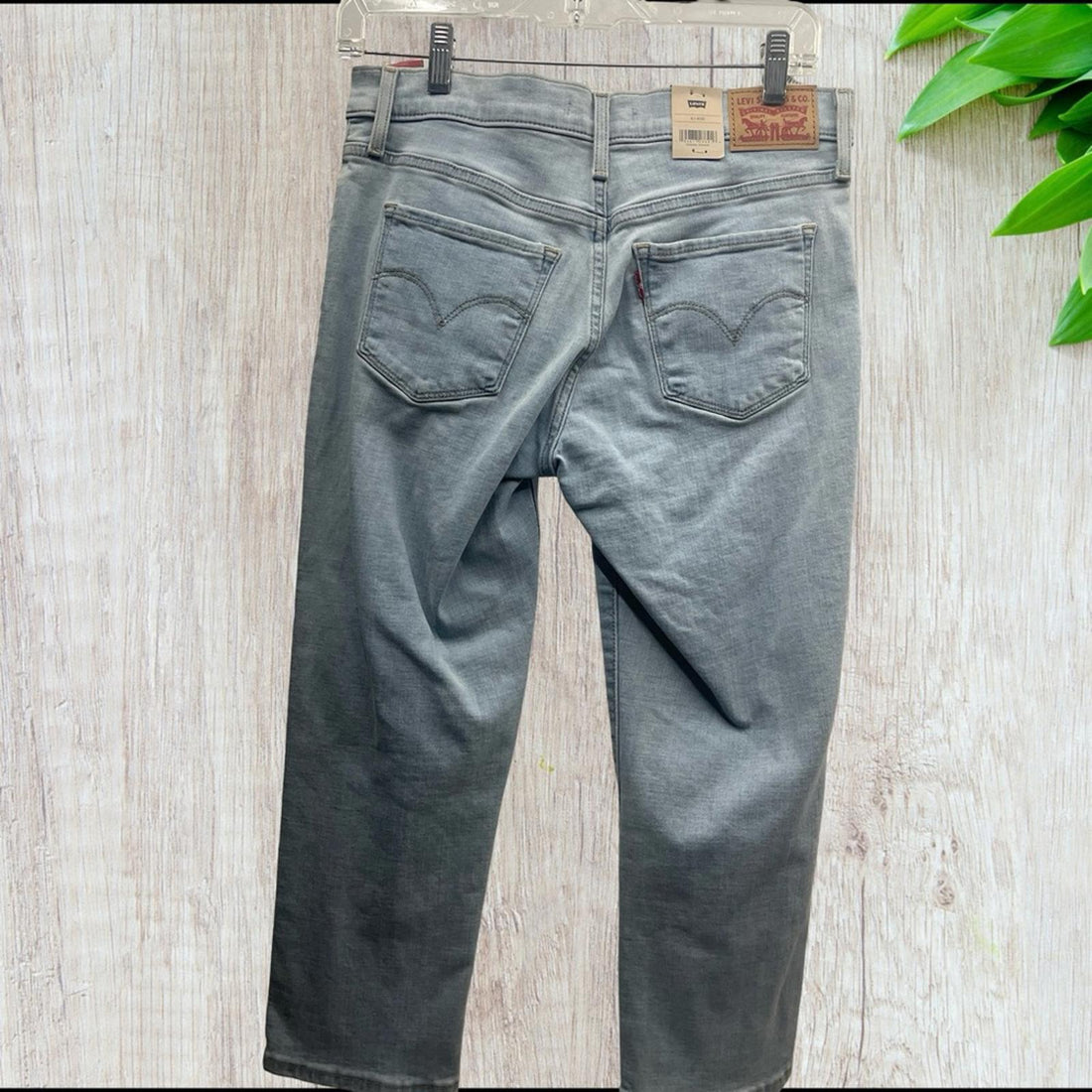 Levi's Capri size 28 Women's Denim Jeans NWT