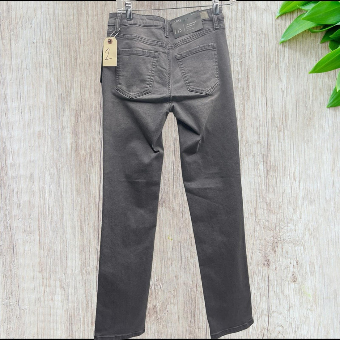 Jones NY Luxe Women's Gray Straight Jeans size 2 NWT