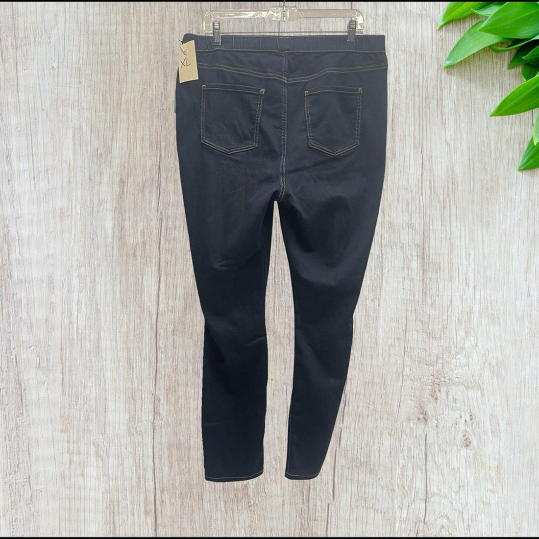 Vera Wang XL stretchy legging Jeans - NWT