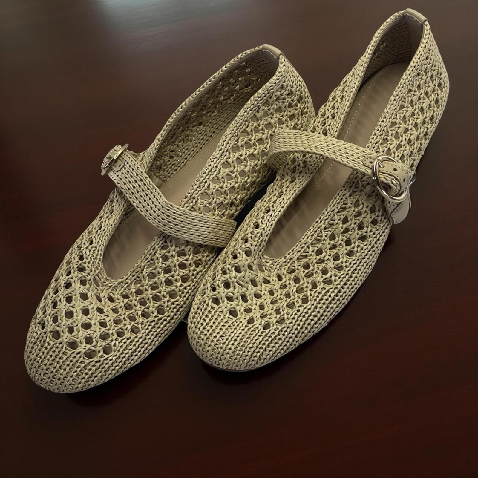 Universal Thread Beige Women's Crochet Shoes - size 9 1/2