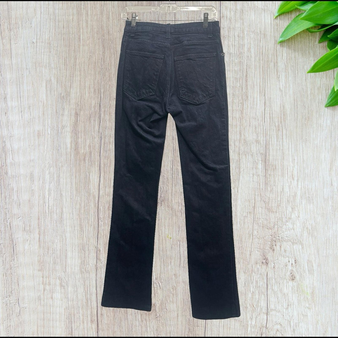 Italian Made TR Straight-Leg Jeans in size 4-mint condition