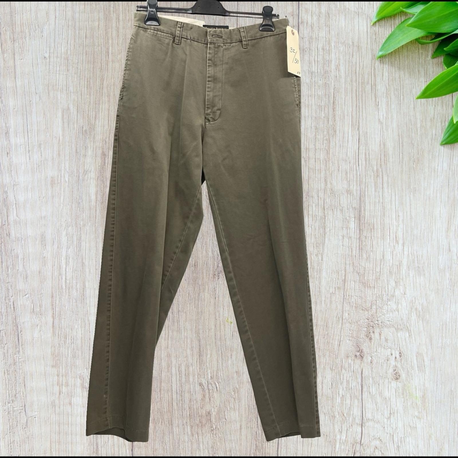 Banana Republic Men's Olive Green Pants in size 32/30
