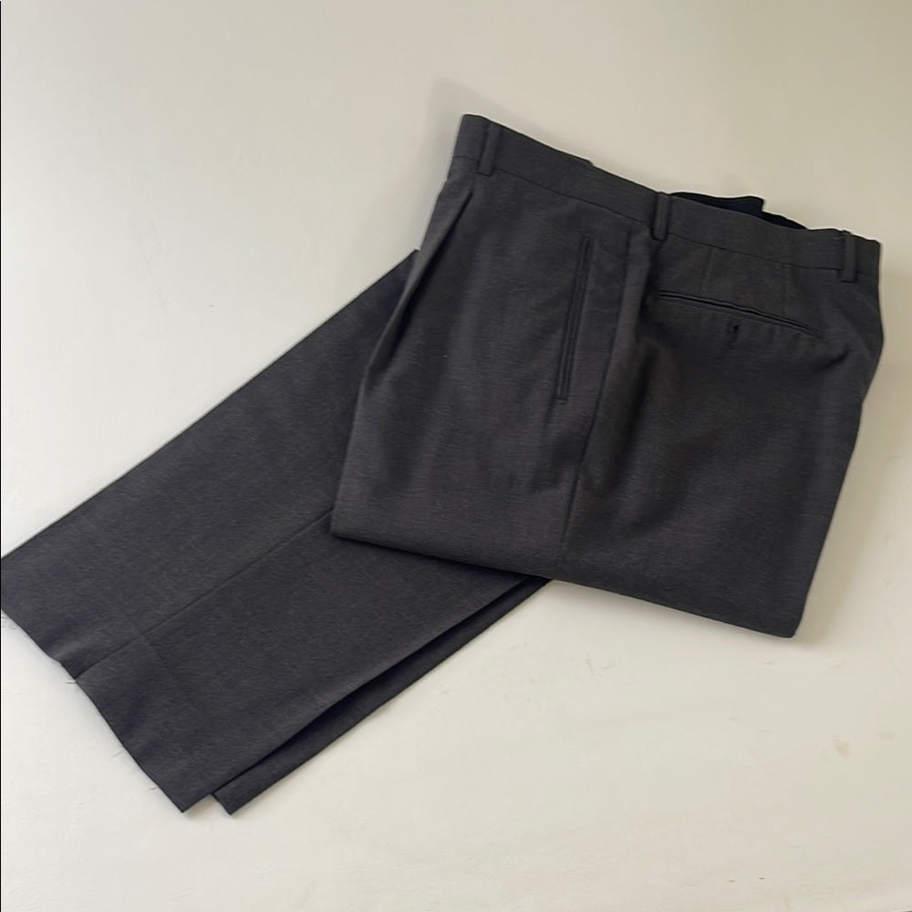 Hugo Boss Einstein Sigma Suite 44L - UnWorn! -Men's Classic Dark Charcoal Suite