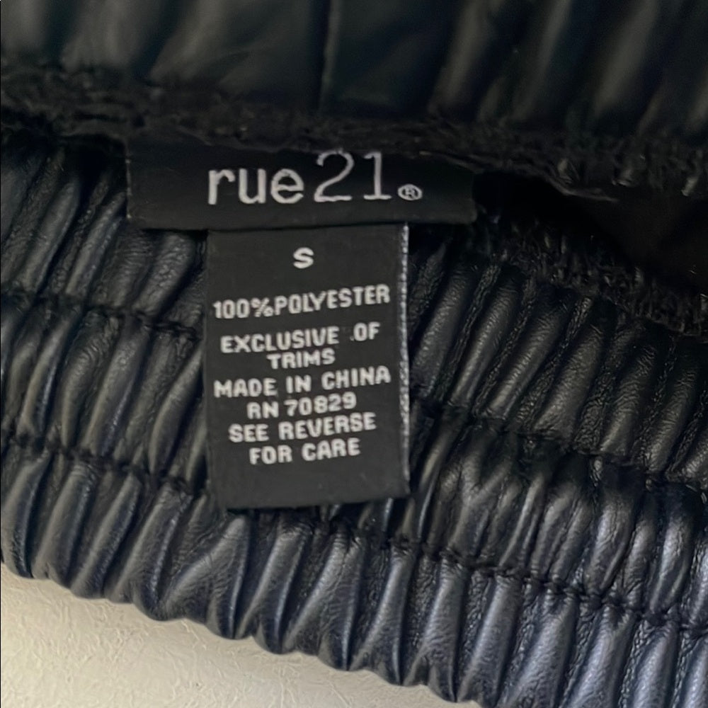 Rue 21 Black Jogger Pants size S