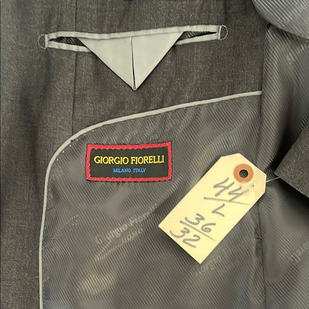 Giorgio Fiorelli Black Suit - Super 150 Italian Made Dark Charcoal 44L 36/32