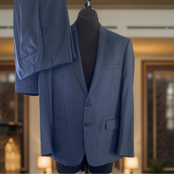 Calvin Klein Men's Blue Suit size 42R Slim Fit - 32/32