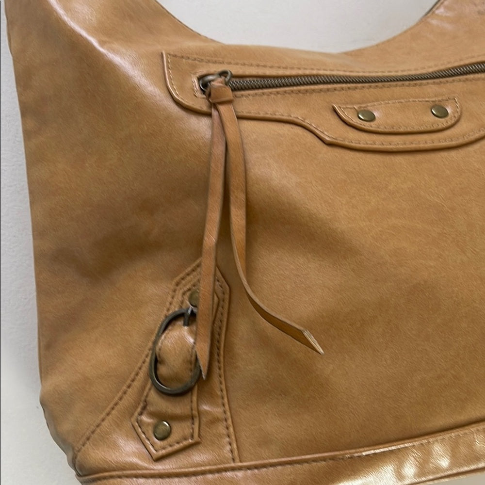 Unbrnded Tan Medium sized Leather Shoulder Bag