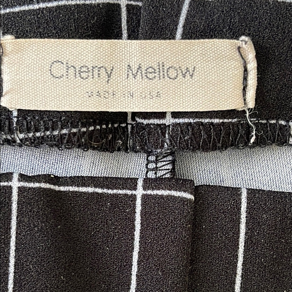 Cherry Mellow Women's Black Checkered stretch Pants size 4