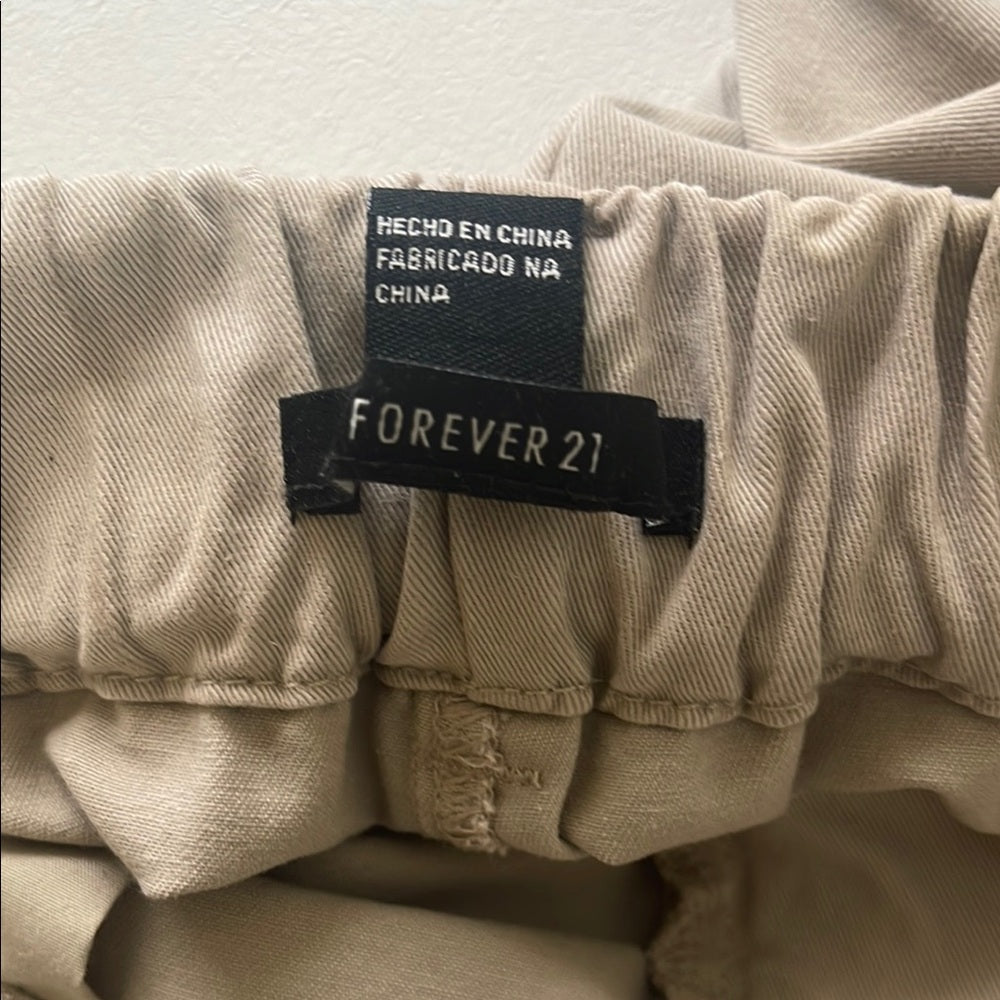 Forever 21 Women's Tan Cargo Pants size S