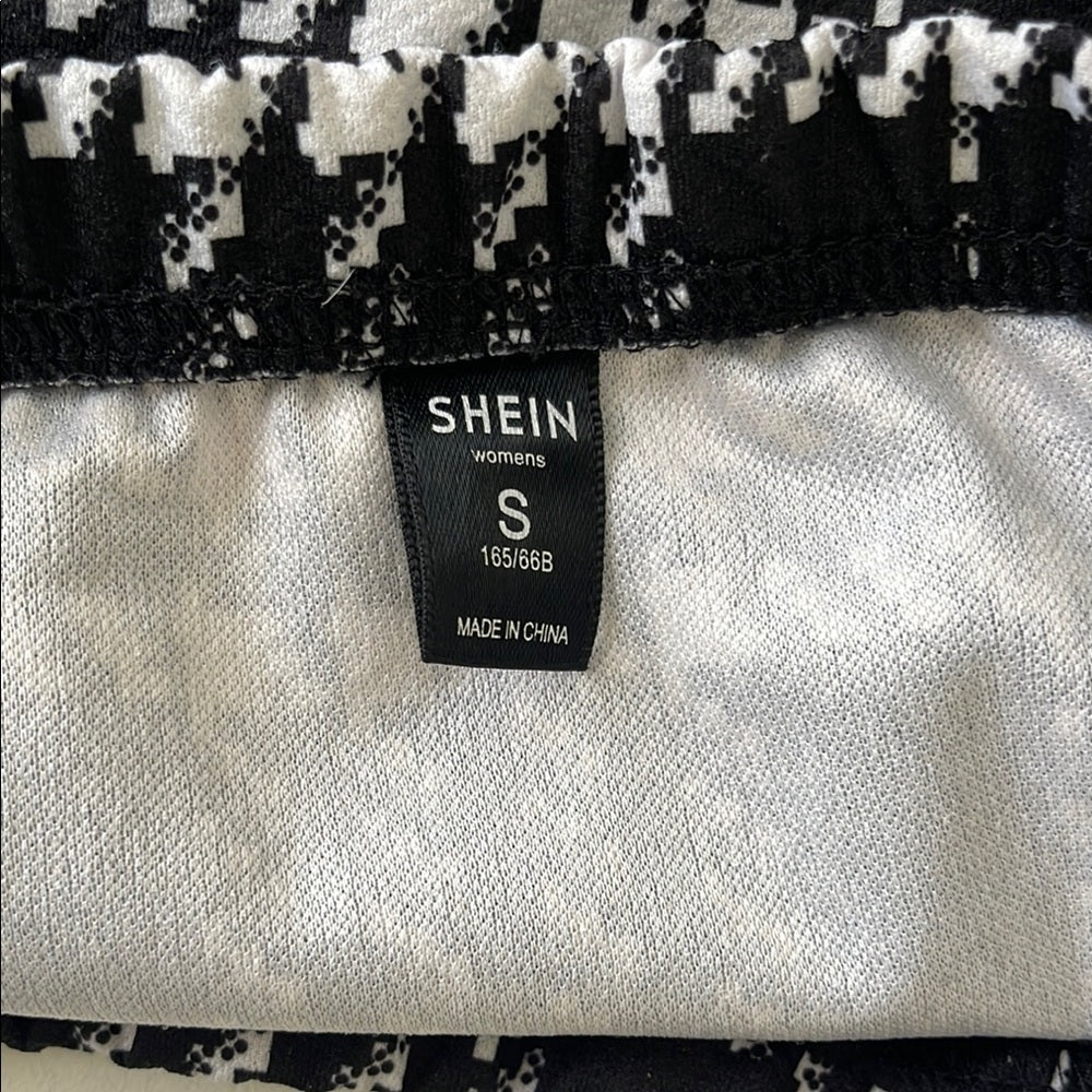 Shein Stylish Black and White Plaid Skirt Small