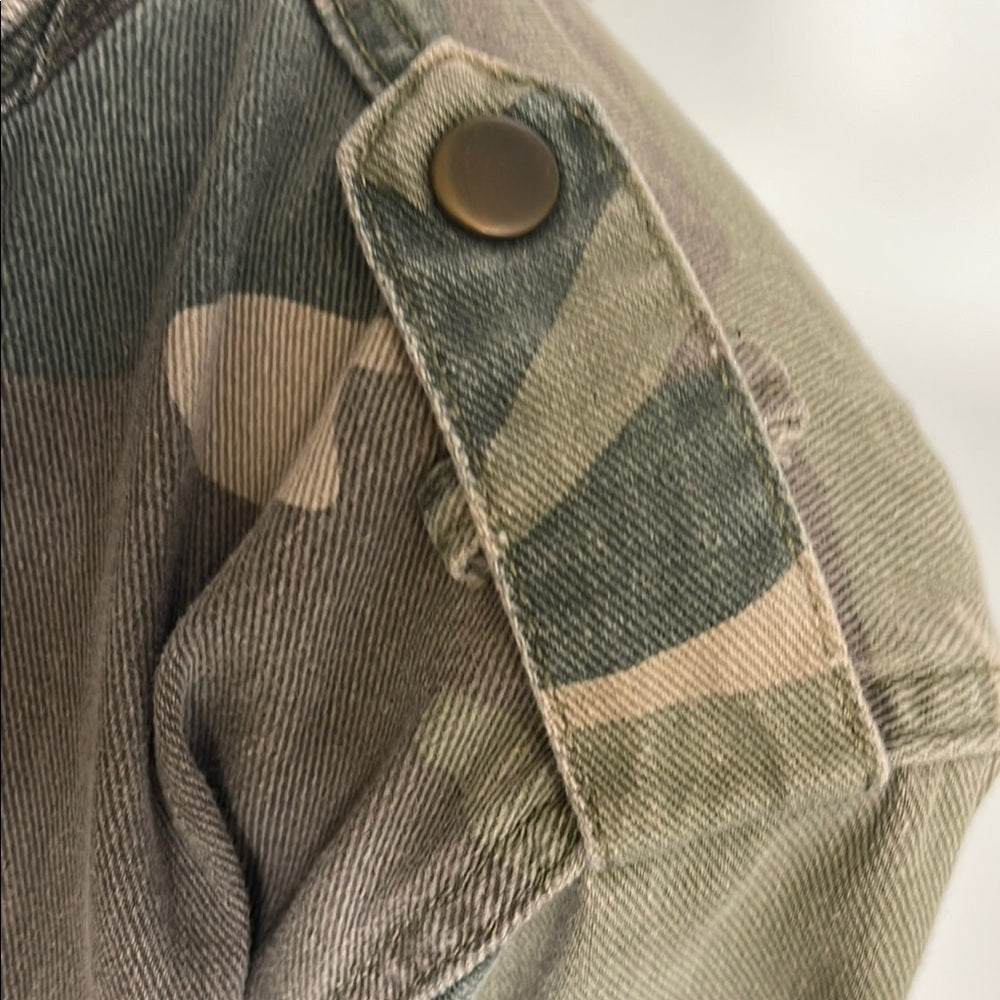 Forever 21 Camouflage Button-Up jeans Shirt-Jacket size S