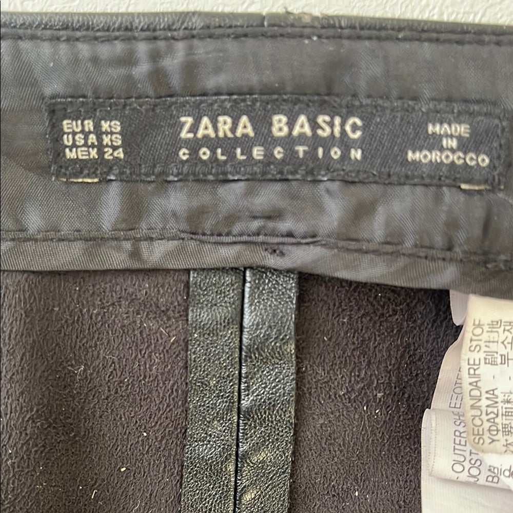 Zara Basics Black and Gray Studded Shorts - skirt size XS