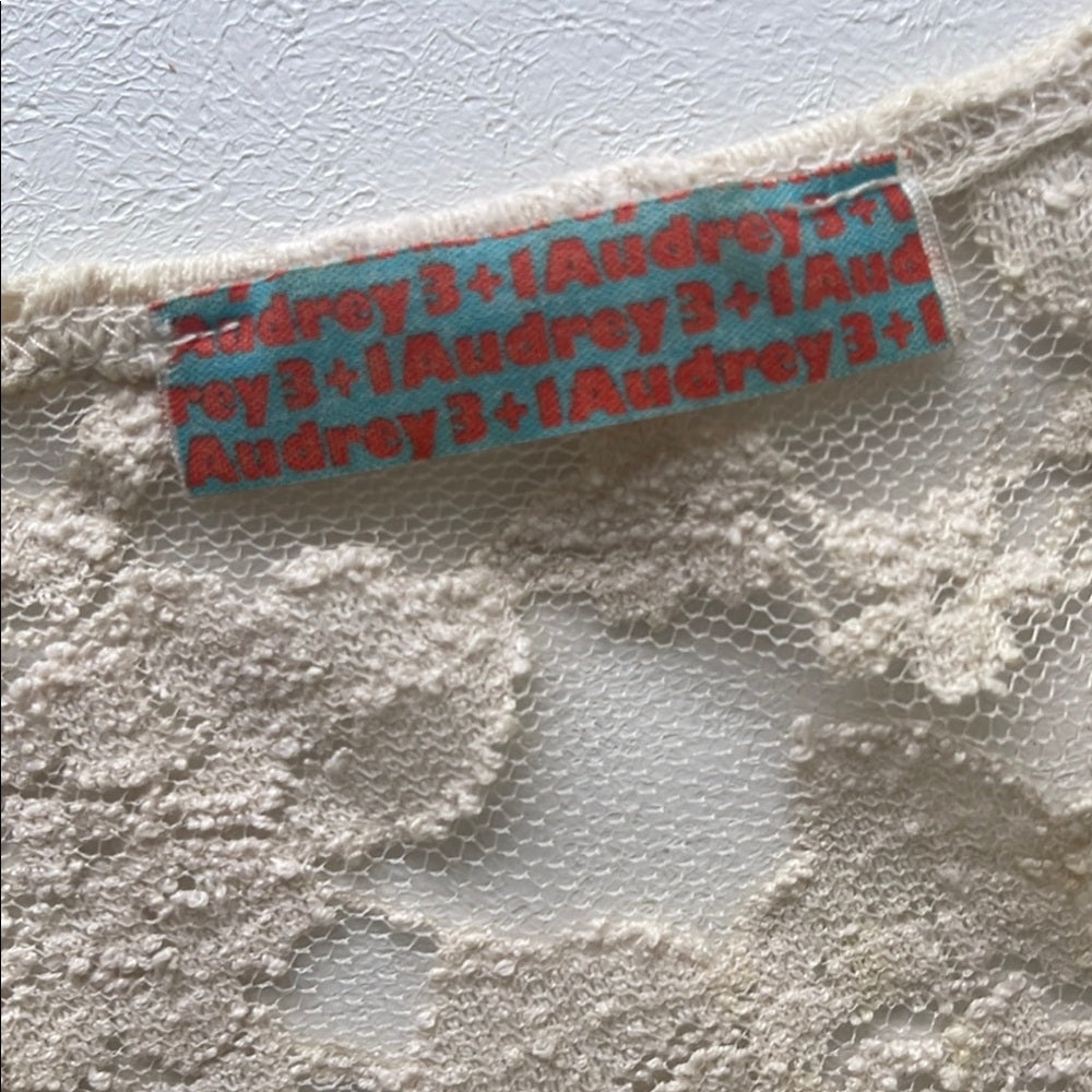 Audrey 3+1 Elegant Cream Lace Women's Top size 2